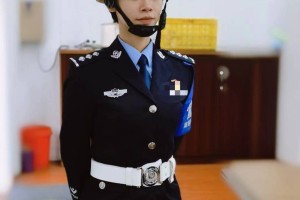 触及内心的女特警——钟劲